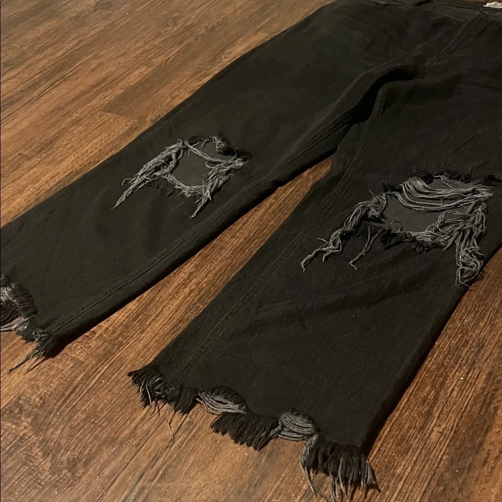 Size 32 Maggie Distressed Black Women Jeans - Picture 2 of 12